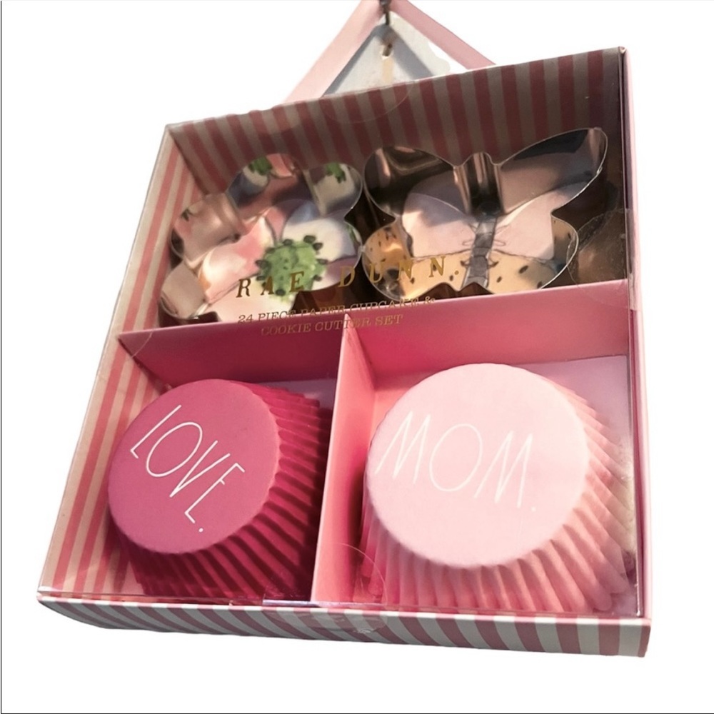 Rae Dunn Mom / Love Cupcake & Metal Cookie Cutter Set - Picture 10 of 11